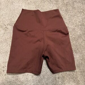 CSB High-Waisted 4" Scrunch Shorts